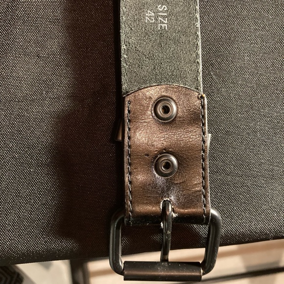 Pink & Black Checkerboard pattern on black leather Sz 42   47” length 1.5” Wide - Picture 5 of 8